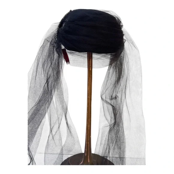 Vintage Tulle Train Art-Deco Rhinestone-Style Pillbox Hat - Picture 11 of 16